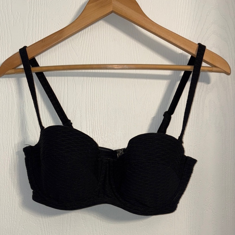 H&M Black Textured Bikini Top